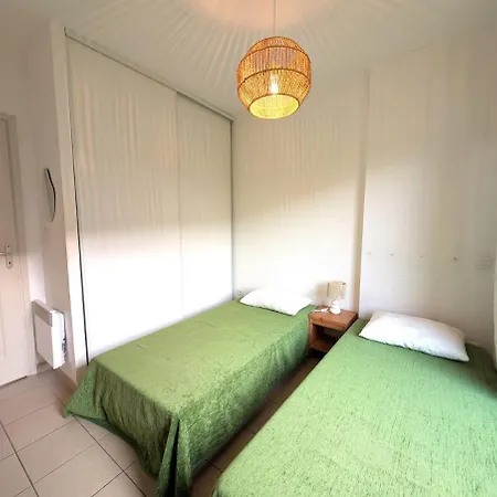 T3 - Acces Direct Dans Avec Piscine